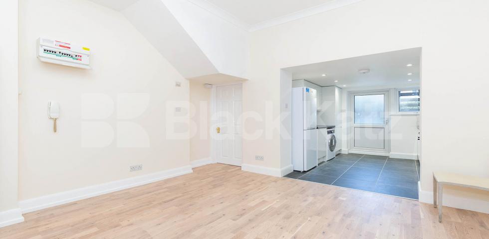 			VIRTUAL TOUR AVAILABLE!, 1 Bedroom, 1 bath, 1 reception Flat			 Blackstock Road, FINSBURY PARK